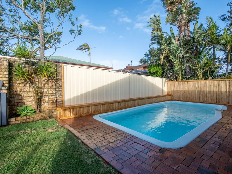 FULLY FURNISHED 4 BEDROOM HOME WITH POOL