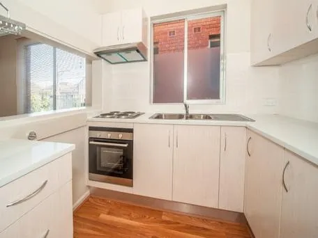 Spacious 2 bedroom unit in a great location! 