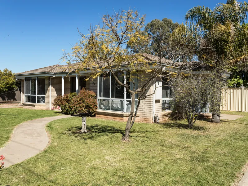 Central 3 Bedroom with Bungalow!