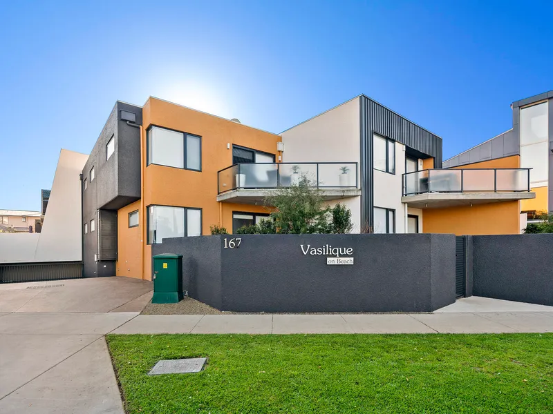 Lifestyle Living Opposite the Sand