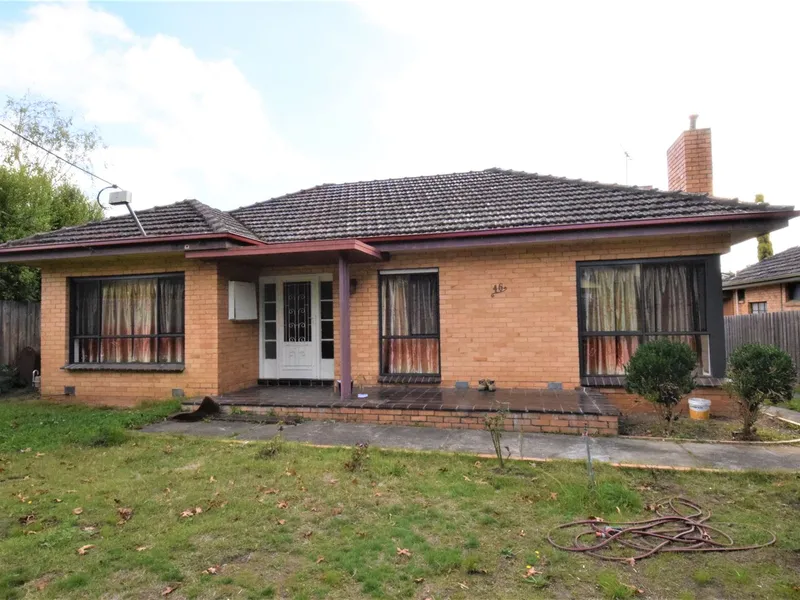 Perfectly Located 4 Bedroom House plus granny flat
