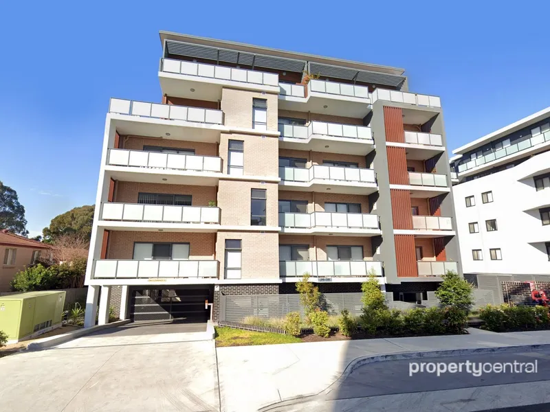 MODERN UNIT - SUPERB LOCATION