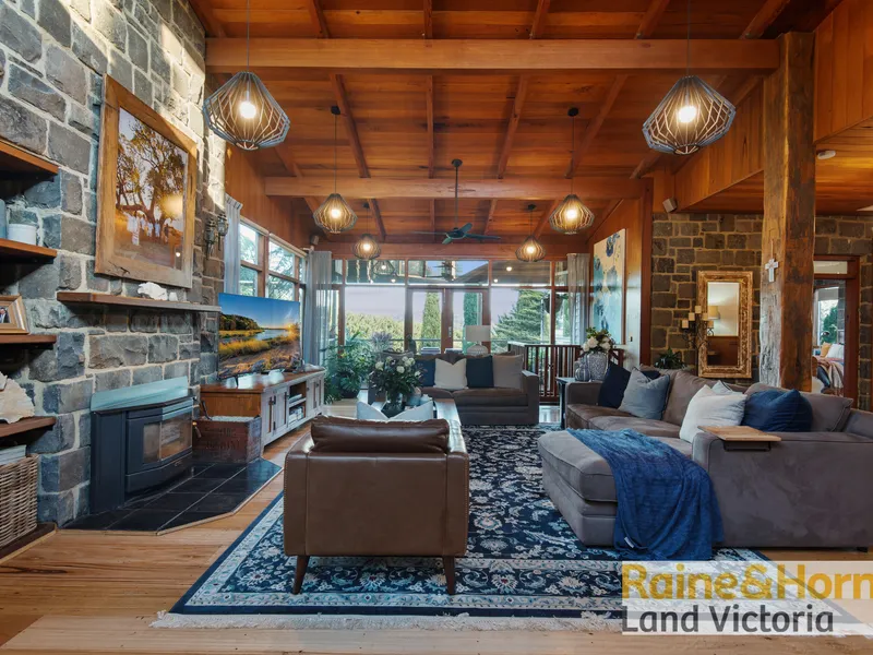 Beautiful Strawberry farm with Ultra luxurious house in the heart of Silvan- Yarra Ranges Victoria