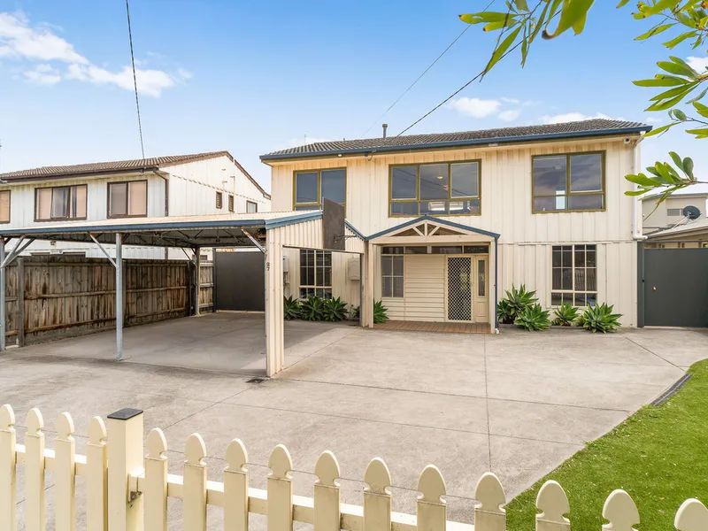 Prime location with ample family accommodation