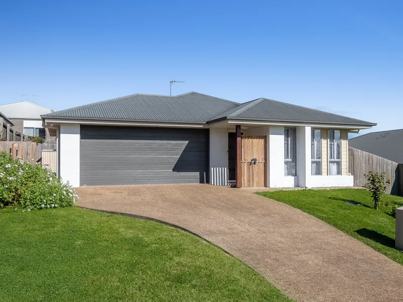 Modern Light Filled 4 Bedroom with Ensuite