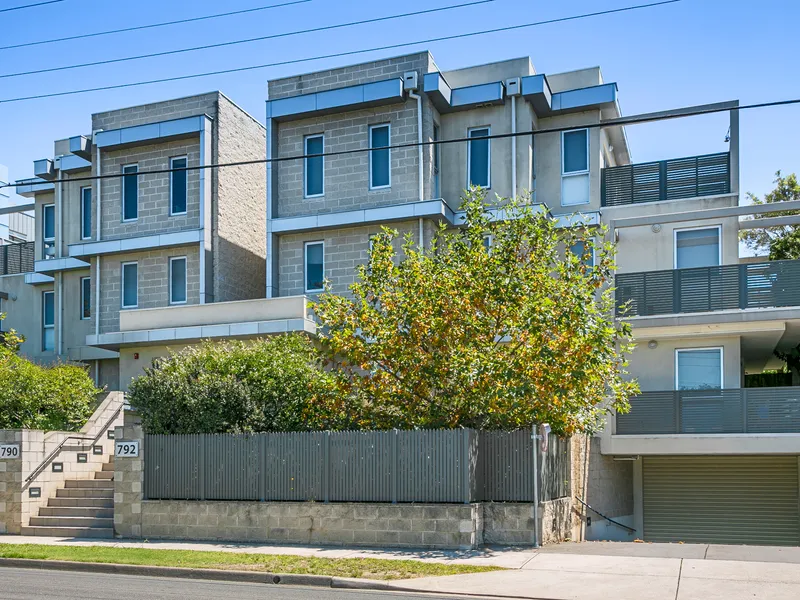Modern Apartment with a Penthouse Feel