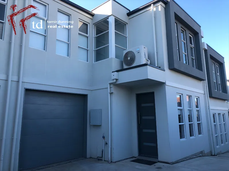 12 months young, high quality luxury Townhouse - you will simply fall in love!