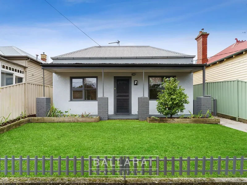 FOUR BEDROOM HOME IN PRIME LOCATION!!