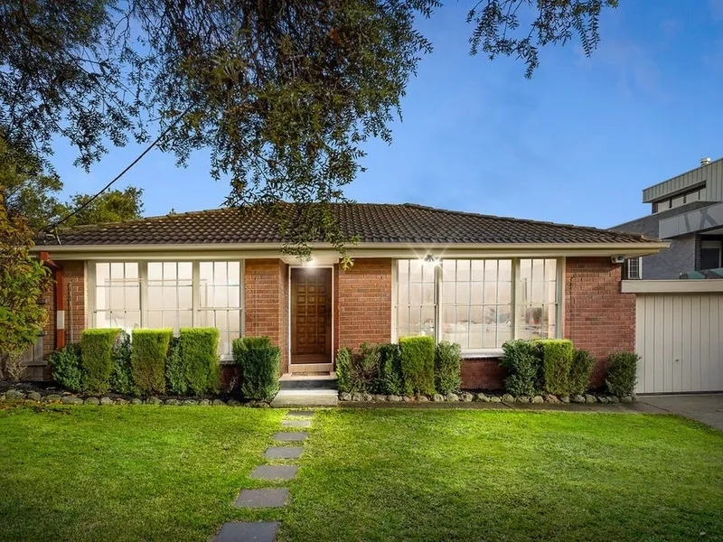 Stunning Single Level Villa in the Heart of Surrey Hills