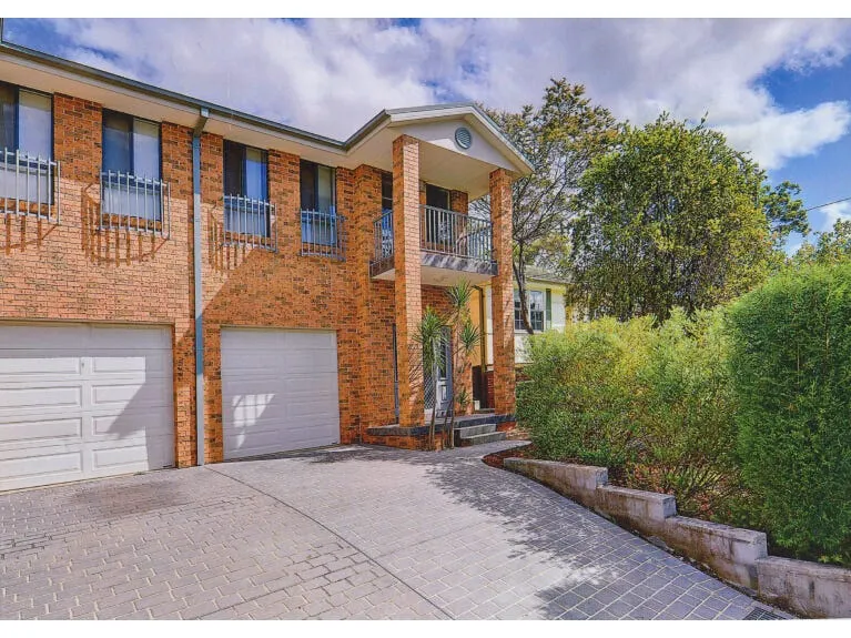 4 Bedroom Duplex On A Convenient Location!!!