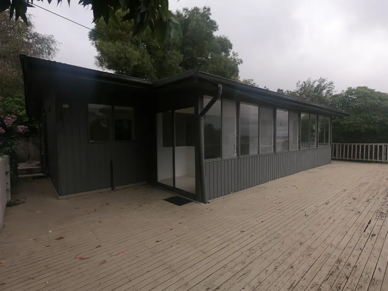 NEAT HOME IN QUIET LOCATION 