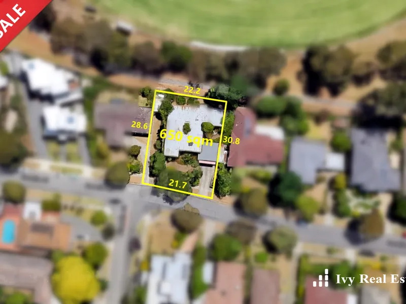 Primed location with DD08 Zoning Potential with  permit in Head Doncaster