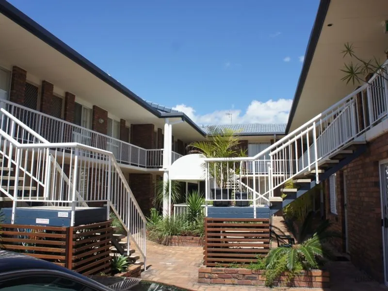 GREAT POSITION WITH POOL IN COMPLEX
