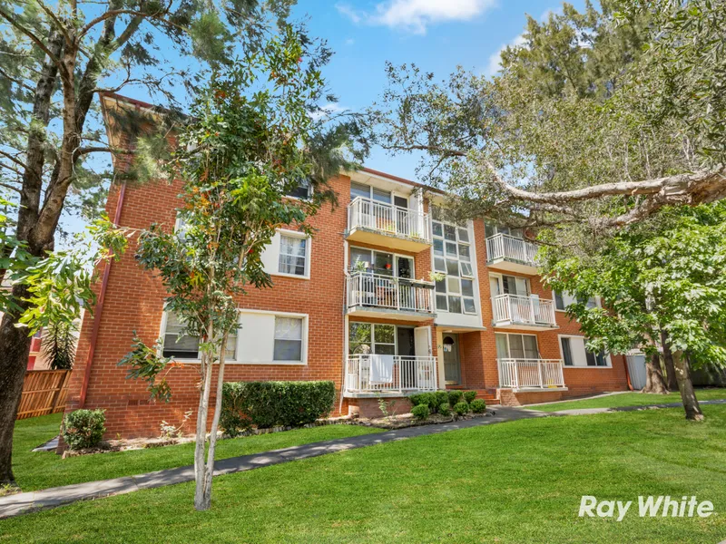 PRACTICAL LAYOUT - CLOSE TO ALL AMENITIES
