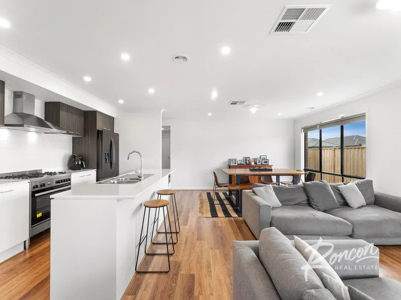 Near-New Sleek, Sophisticated and Stylish Home!