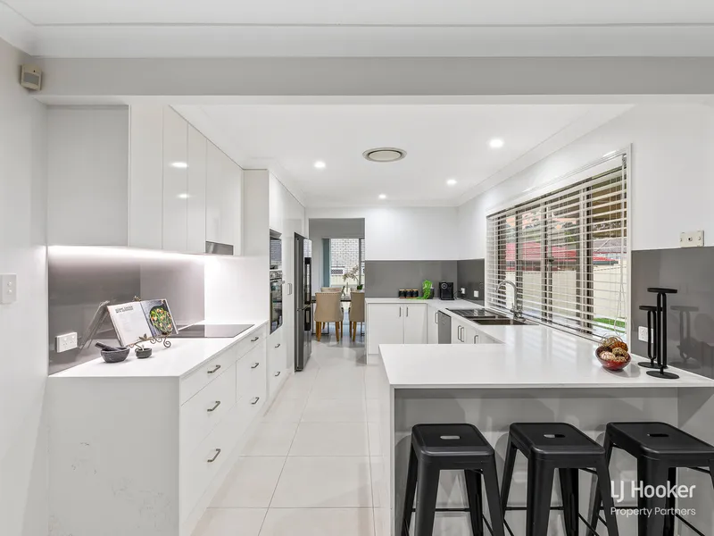 THIS FULLY RENOVATED LOWSET IS THE FULL PACKAGE!