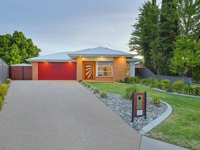 True Elegance in Red Cliffs