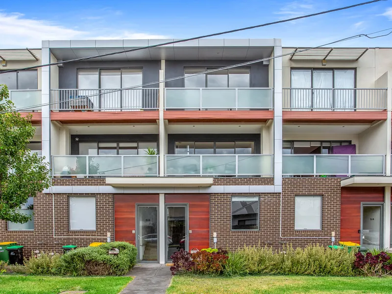 Exceptional, Contemporary Townhouse!