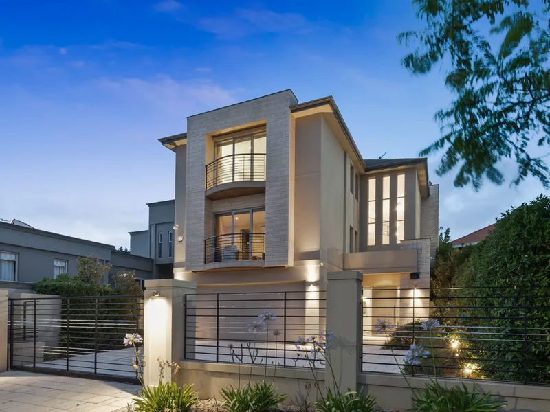 LUXURY DUNCRAIG ROAD EXECUTIVE HOME