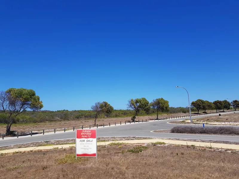 Prime Corner Location opposite Foreshore reserve