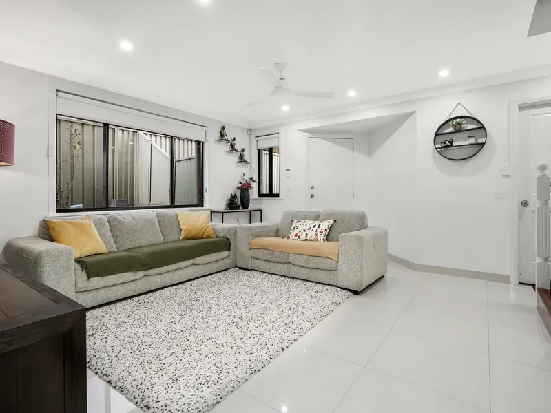 Stunning 3-bedroom duplex, ready to occupy!