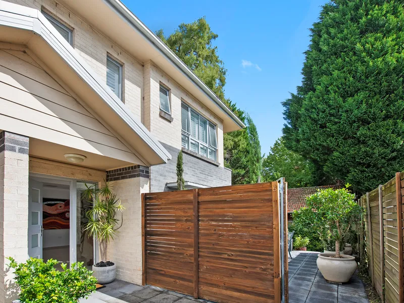 Townhouse Extraordinaire, Luxury Over 55's Community