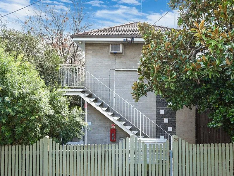 REFURBISHED STUDIO APARTMENT IN THE HEART OF ST KILDA | HODGES CAULFIELD