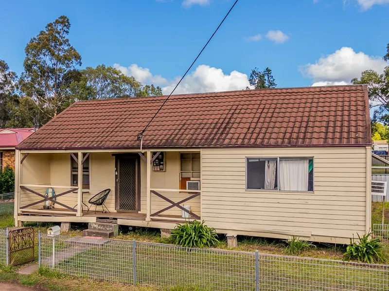 Potential and Opportunity awaits!!!! 1012sqm land size with side access