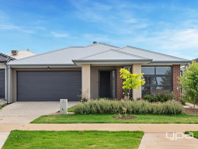 NESTLED IN THE HEART OF AINTREE