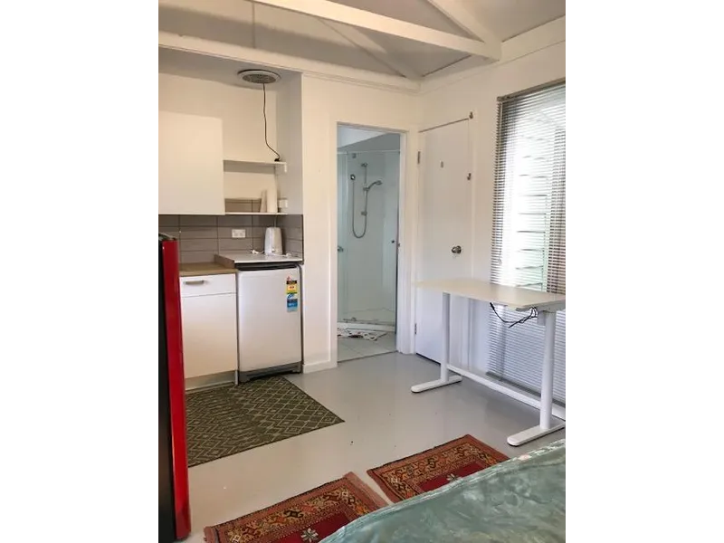 Furnished bungalow in great location