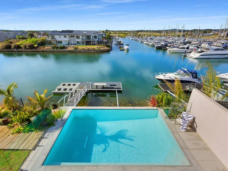 BESPOKE WATERFRONT OASIS 