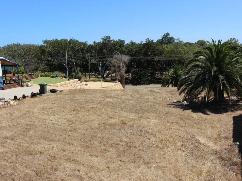 OVERLOOKING THE IRWIN RIVER