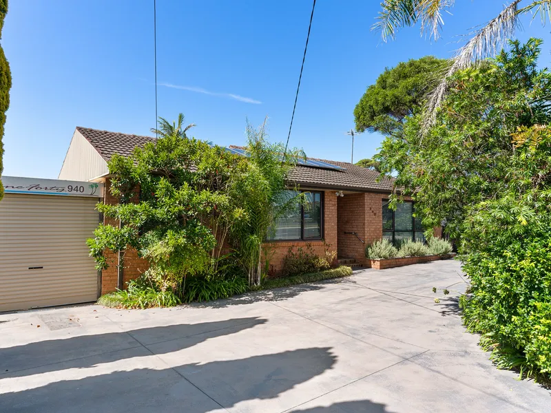 Stunning Family Home - 6 month lease ONLY