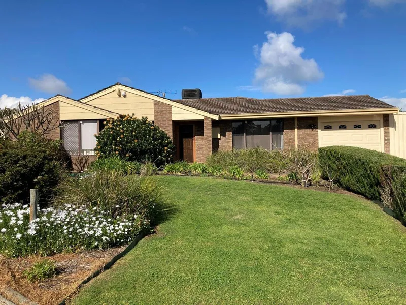 Well Cared for Home in Tranquil Cul-De-Sac!