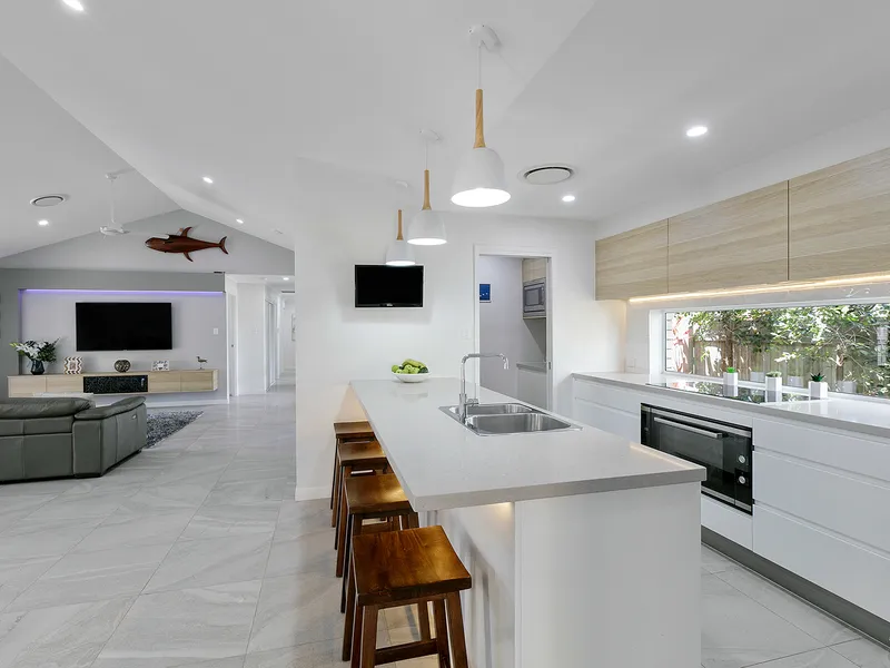 ‘THE’ LARGEST CORNER ON OCEANIC - DUAL LIVING ON 741SQM