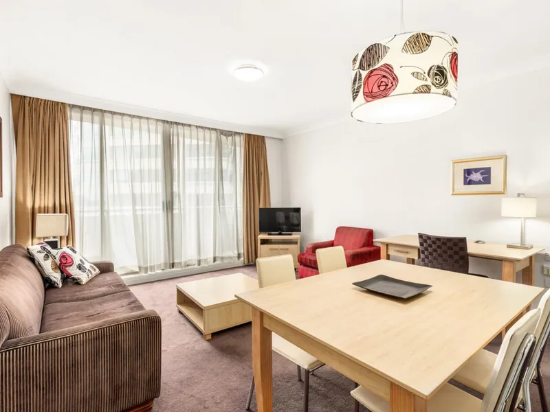 One Bedroom Apartment - Great Location in Chatswood