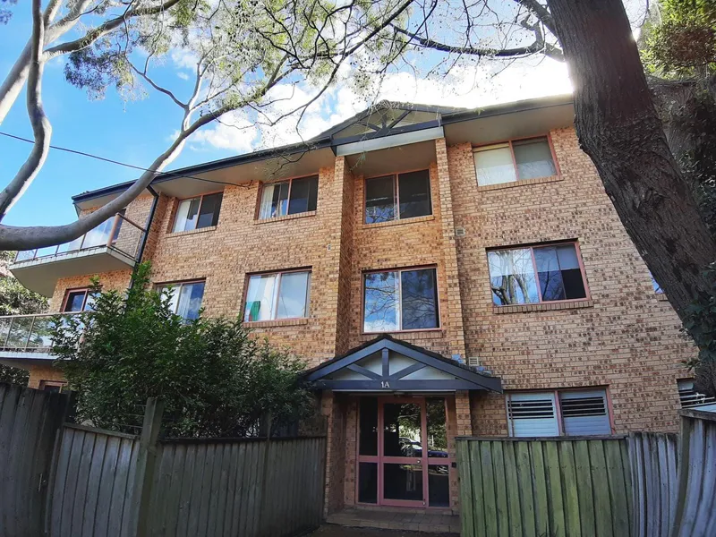 Newly refurbished with new paint, new carpet and new blinds