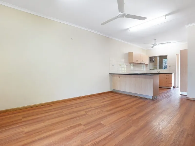 TIDY UNIT IN QUIET COMPLEX
