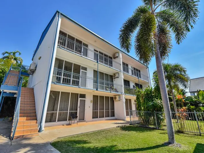 QUIET COMPLEX - FANNIE BAY