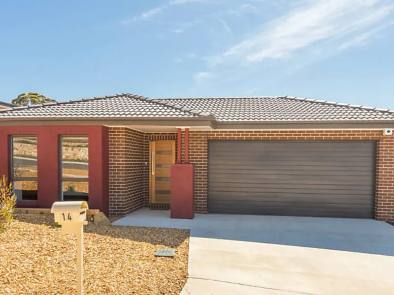🏠 Charming Family Home for Rent at 14 Kartinyeri Street, Bonner 2914 🏠