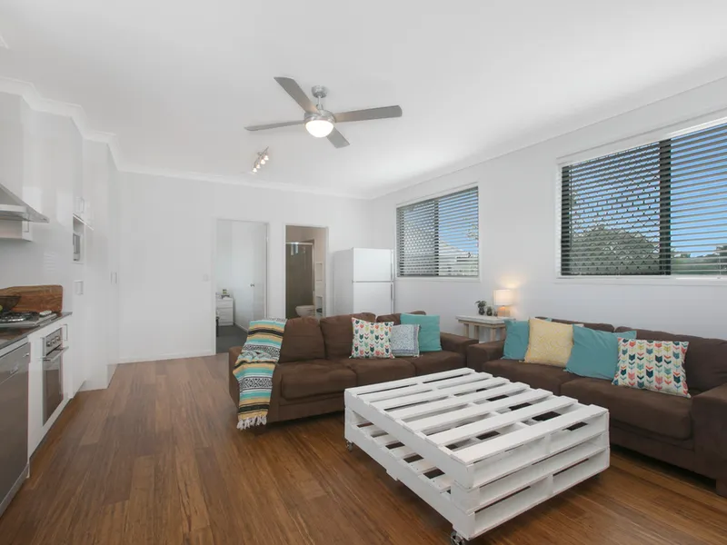 Modern, 1st Floor Apartment - Utilities Included!