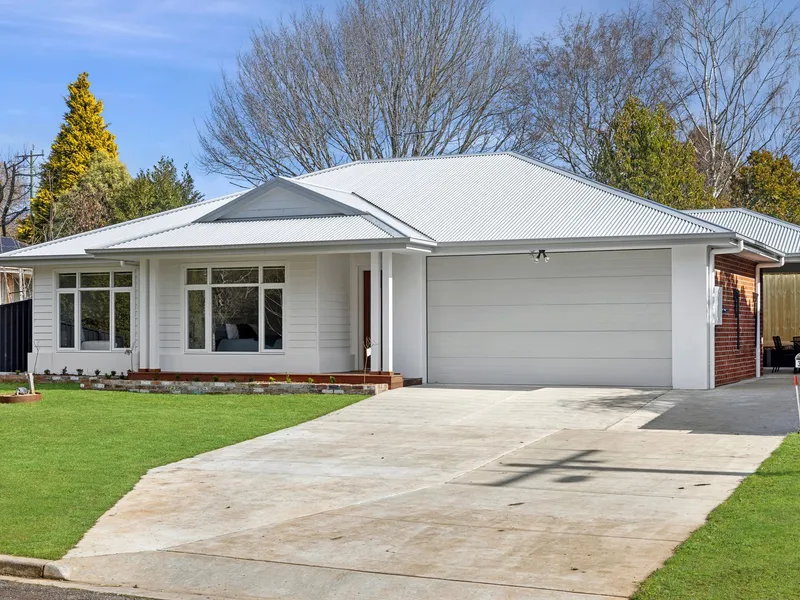 Contemporary Class Meets Practical Comfort at 3A Bowen Street