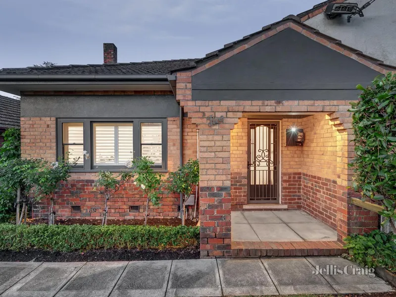 Fully renovated Art Deco delight with pool