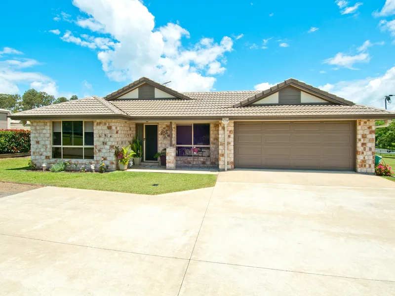 3.1 Acres, Lovely home, Lovely location! 