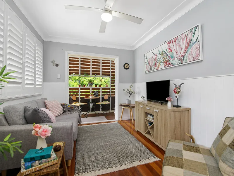 Unique garden apartment with private courtyard and lawn