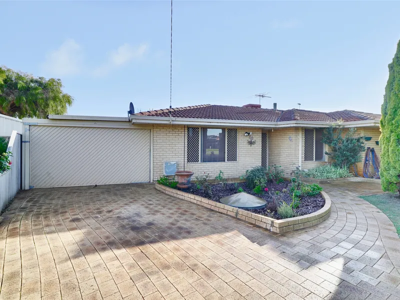 DELIGHTFUL FAMILY HOME WITH A SPARKLING BACKYARD POOL AND DRIVE THROUGH ACCESS
