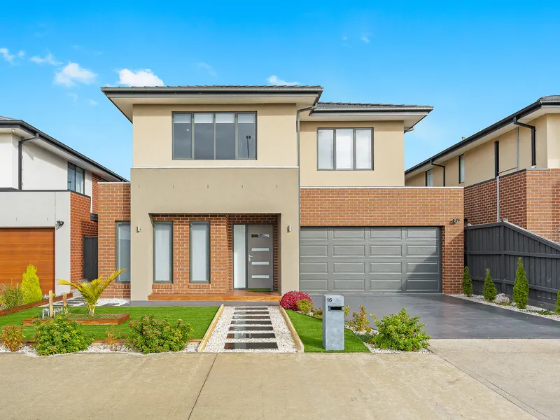 Stunning Metricon Home in Eliston Estate