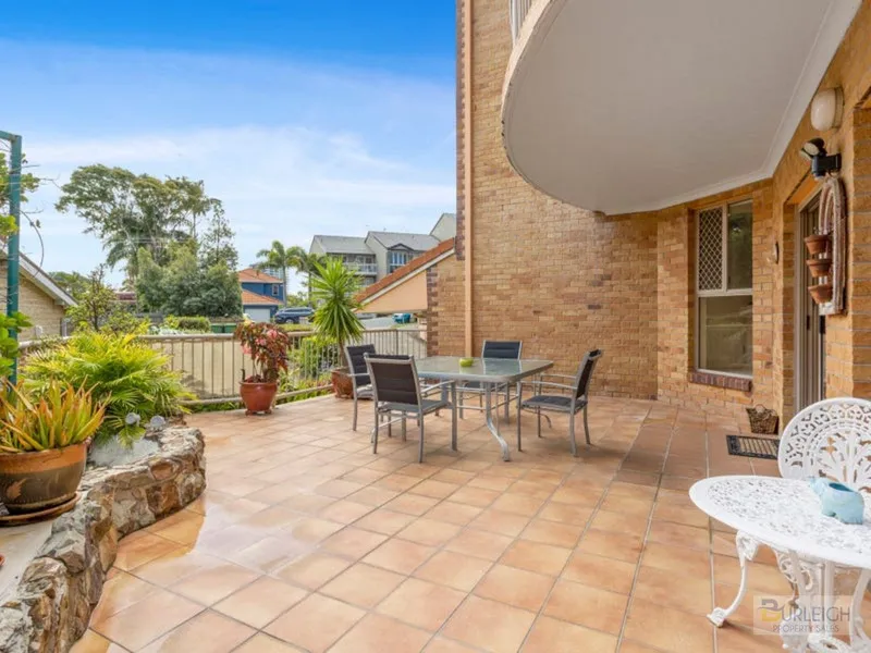 Spacious Apartment In Great Location