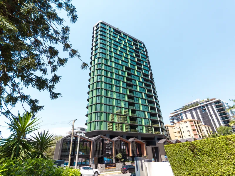 2 Bed, 2 Bath, 1 Car Fully Furnished Apartment. Call 0423 978 389 for a Private Inspection.