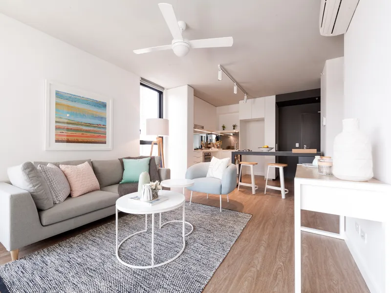 Unfurnished one bedroom apartment with a study / No carpark